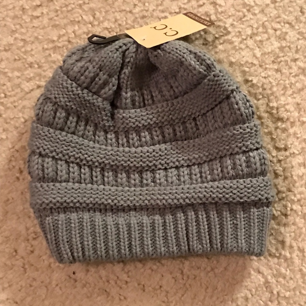 🎉SOLD🎉 CC beanie - Picture 2 of 2